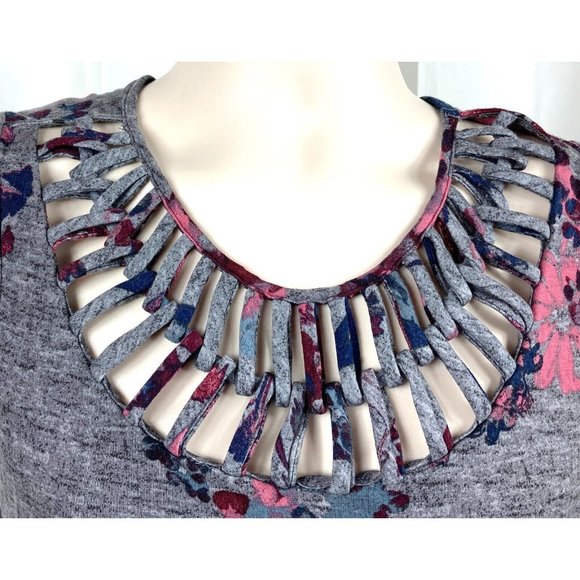 Maurices Floral Lattice Neckline Knotted Front Tank Small Gray Rayon Blend - Picture 3 of 7